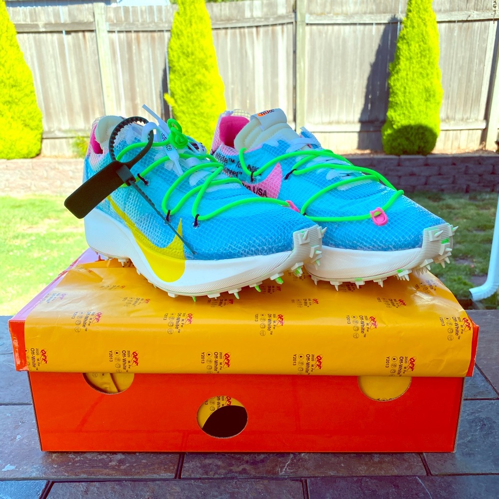 Nike Vapor Street Low; men 9.5; women 11